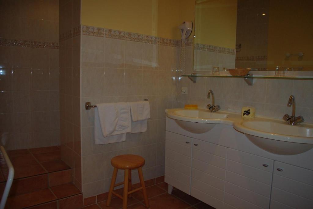Le Mas De L'Amandier Saint-Saturnin-les-Avignon Phòng bức ảnh