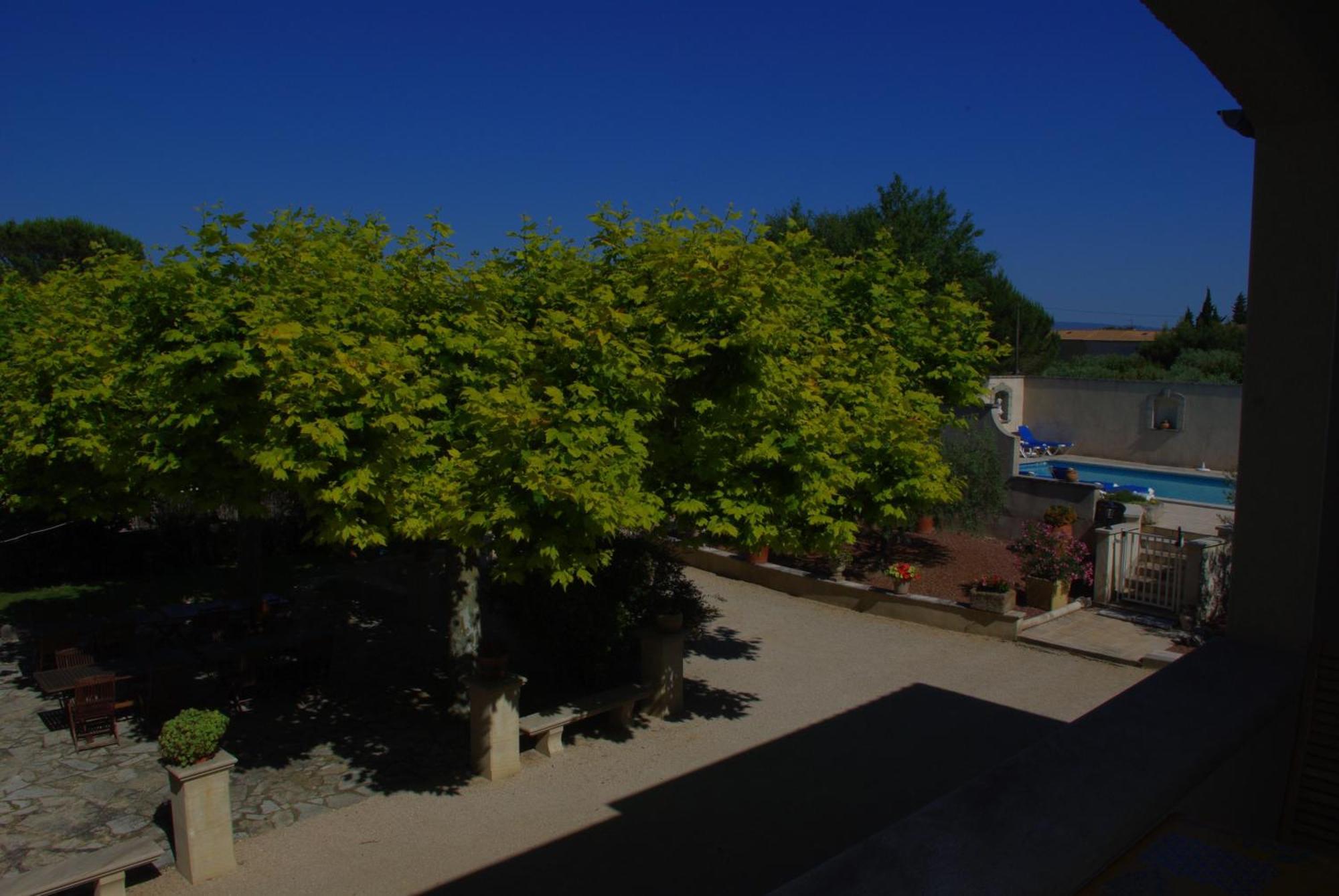 Le Mas De L'Amandier Saint-Saturnin-les-Avignon Ngoại thất bức ảnh