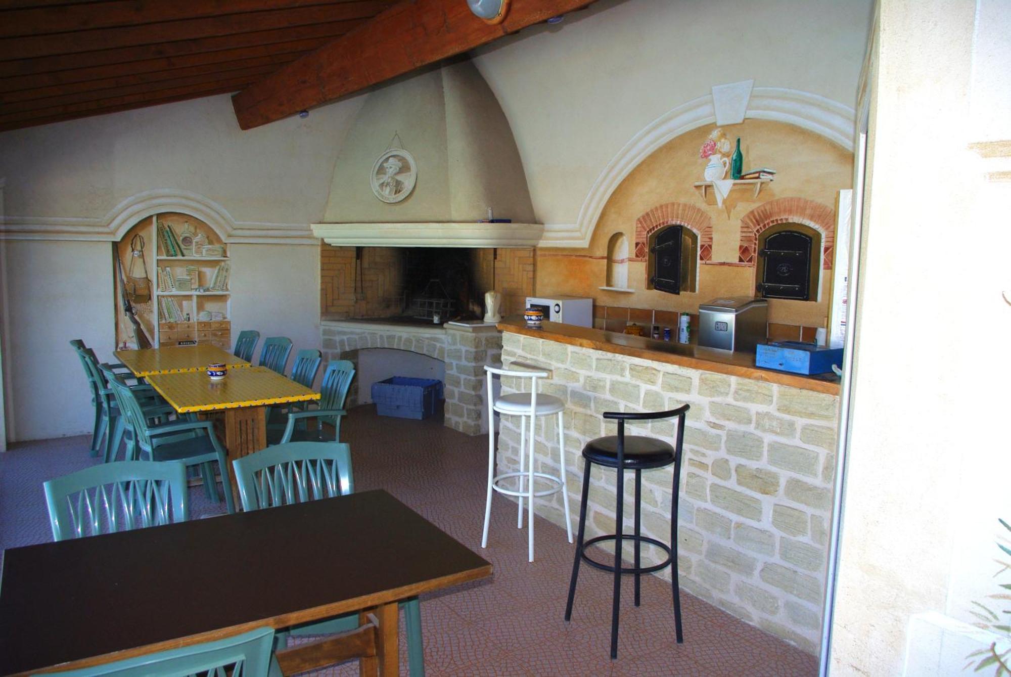 Le Mas De L'Amandier Saint-Saturnin-les-Avignon Ngoại thất bức ảnh