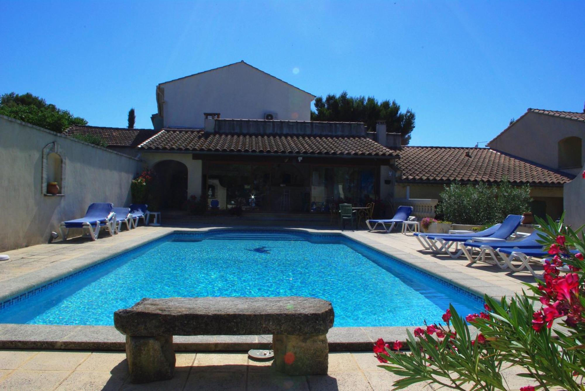 Le Mas De L'Amandier Saint-Saturnin-les-Avignon Ngoại thất bức ảnh
