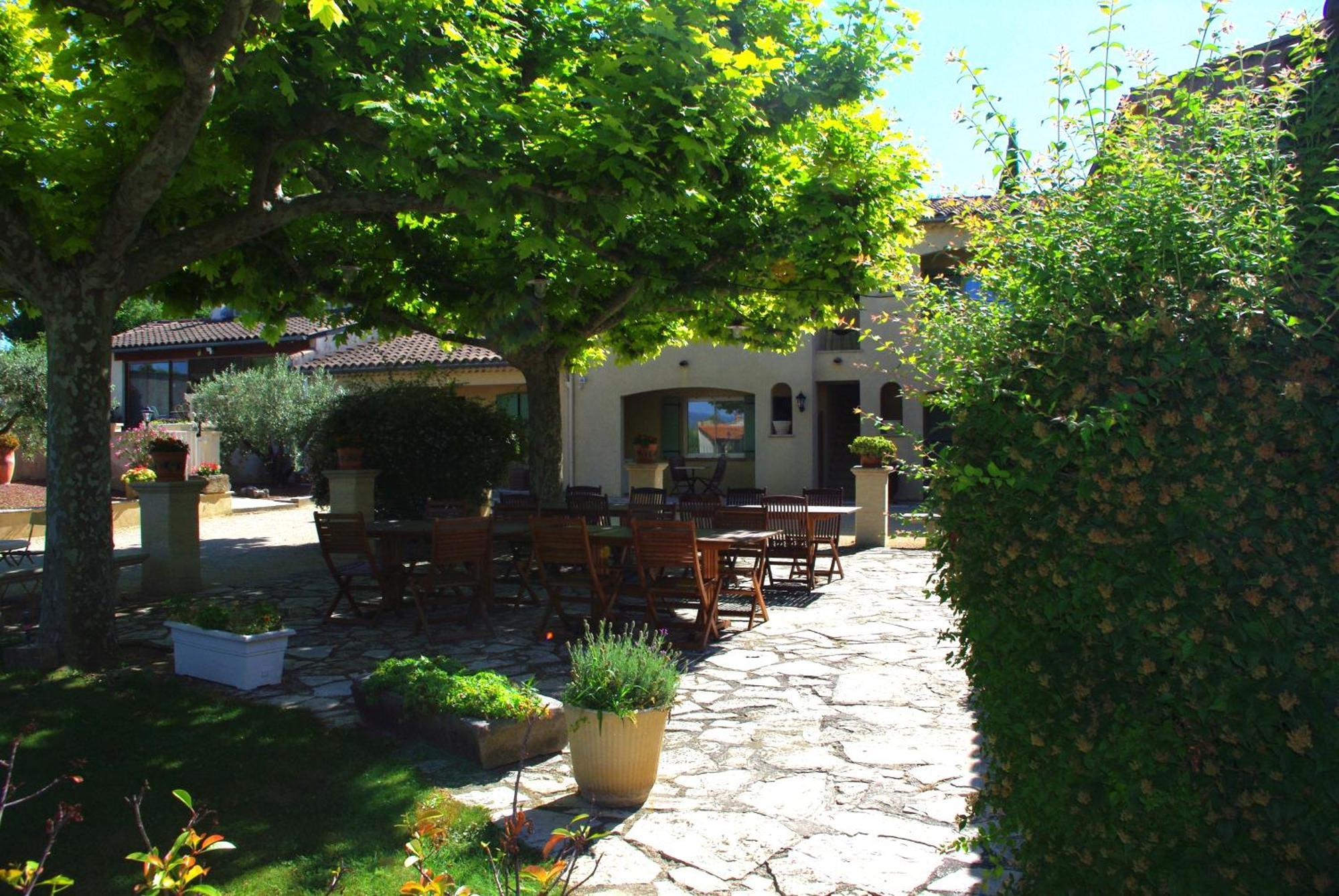 Le Mas De L'Amandier Saint-Saturnin-les-Avignon Ngoại thất bức ảnh