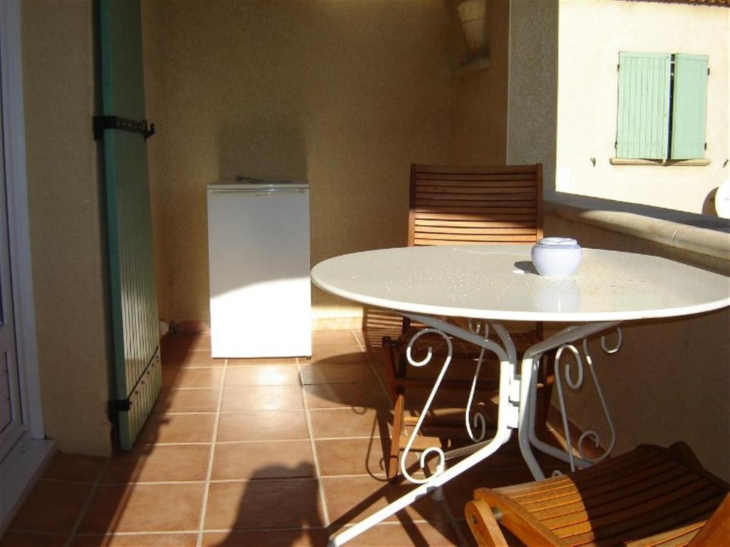 Le Mas De L'Amandier Saint-Saturnin-les-Avignon Phòng bức ảnh