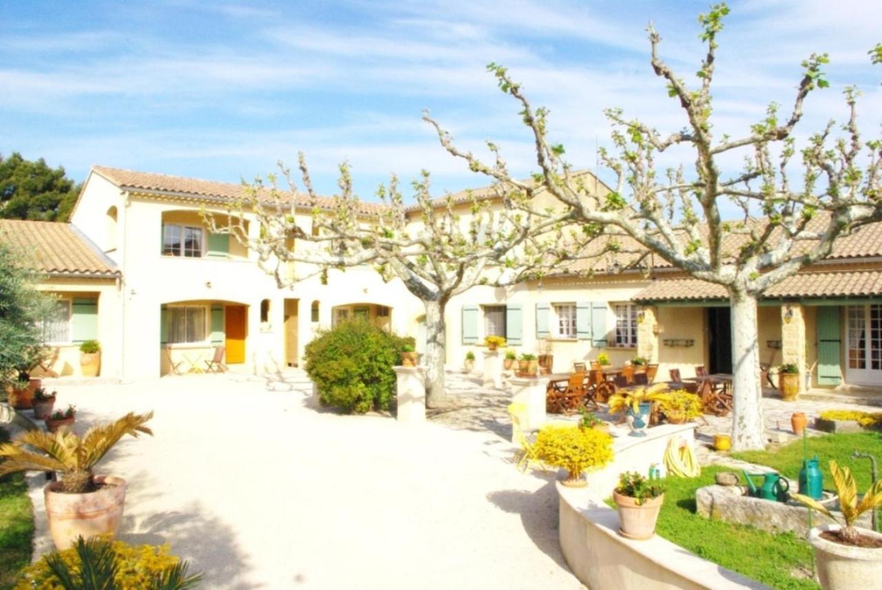 Le Mas De L'Amandier Bed & Breakfast Saint-Saturnin-les-Avignon Ngoại thất bức ảnh